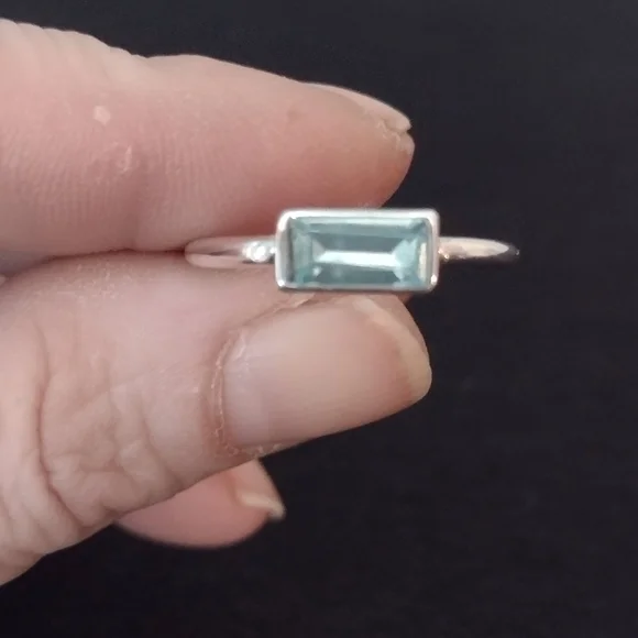 Elegant Silver and Blue Gemstone Ring Set - Picture 3 of 5